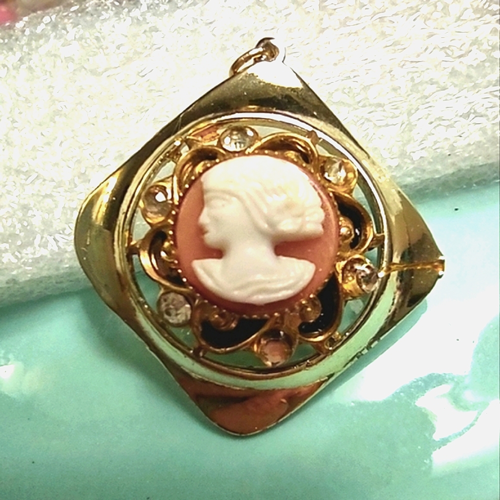 Cameo Upcycled Vintage Pendant